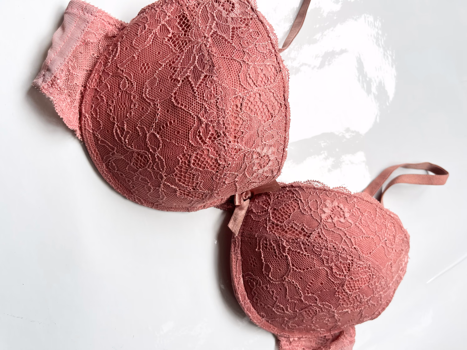 Pink lace bra thumbnail view 2
