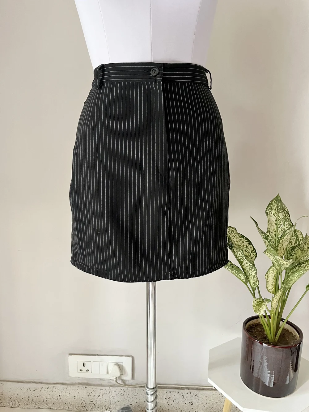 Black stripe skirt 