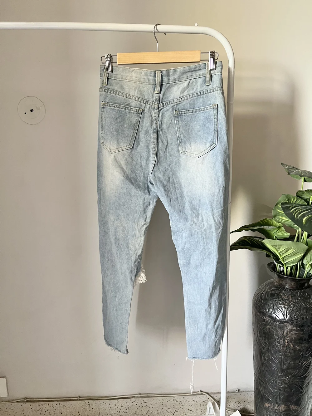 Front Ripped straight fit Jeans thumbnail view 4