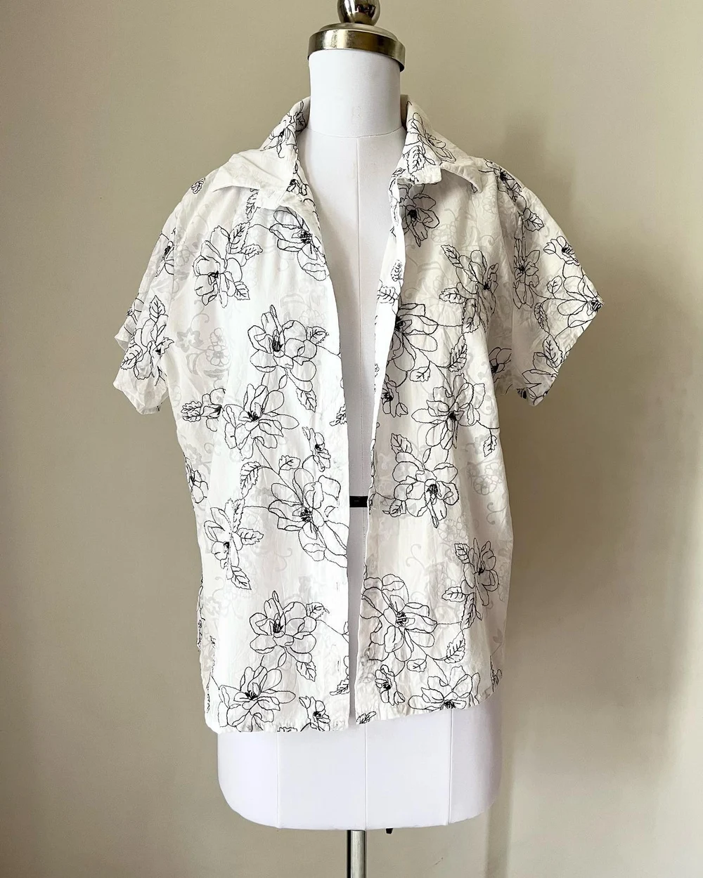 White Embroidery shirt 