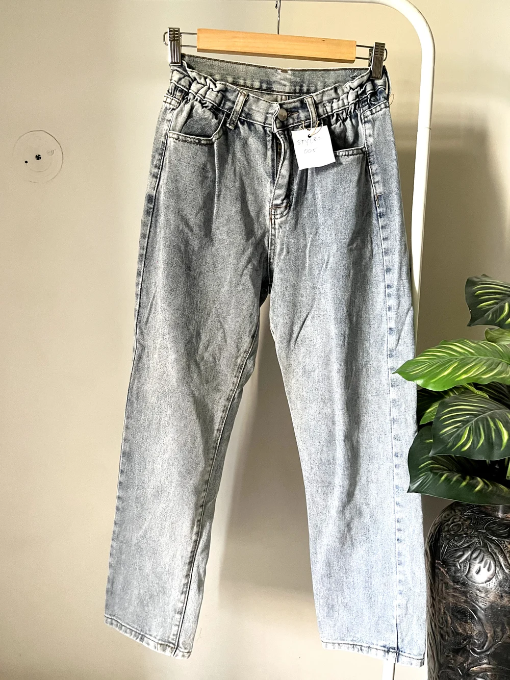 Dark shade highwaist denim 