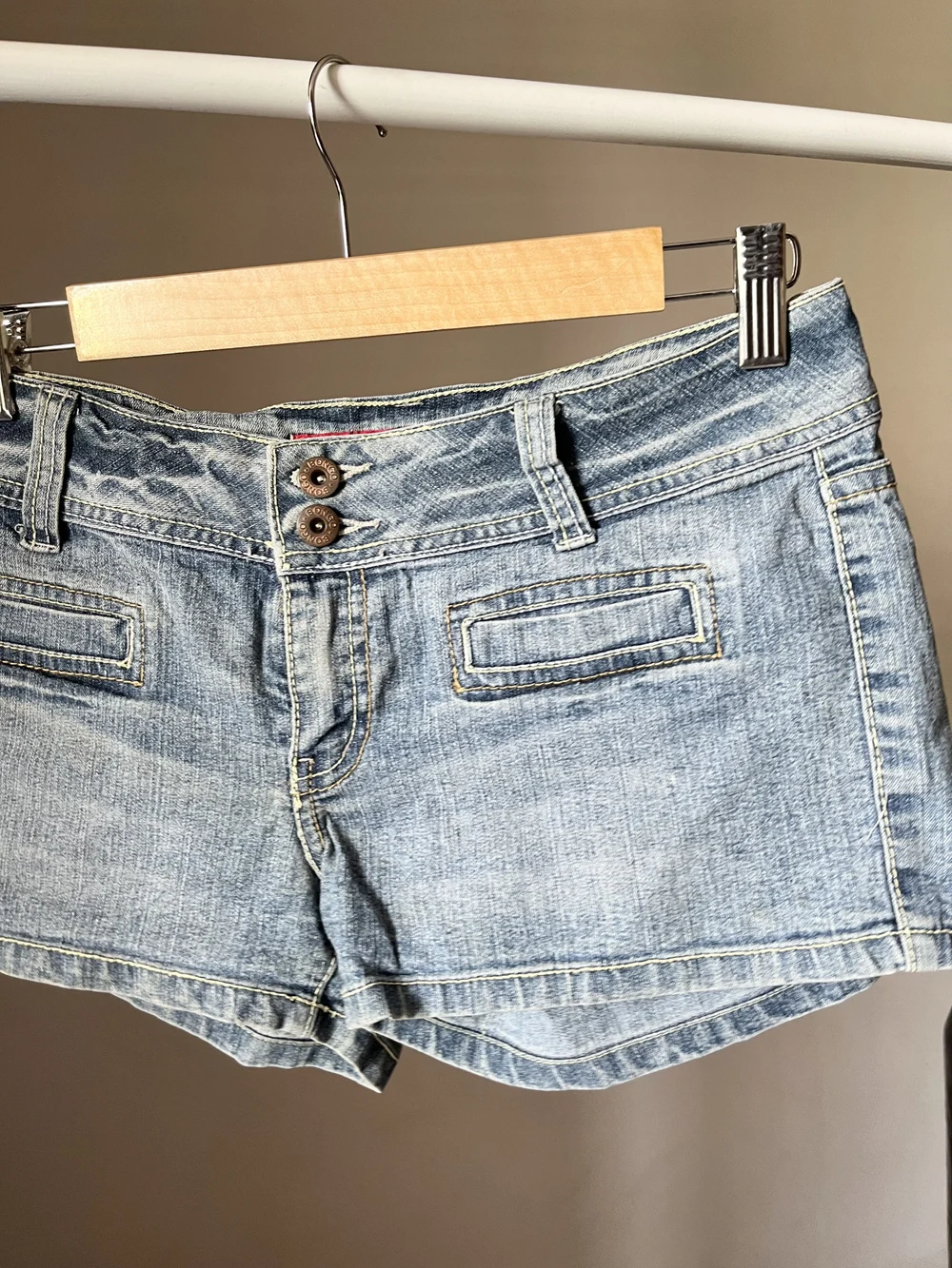 BONGO shorts thumbnail view 2