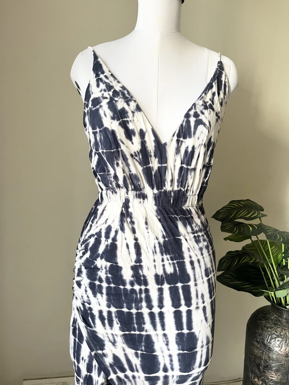 Tie-Dye Backless dress  thumbnail view 3