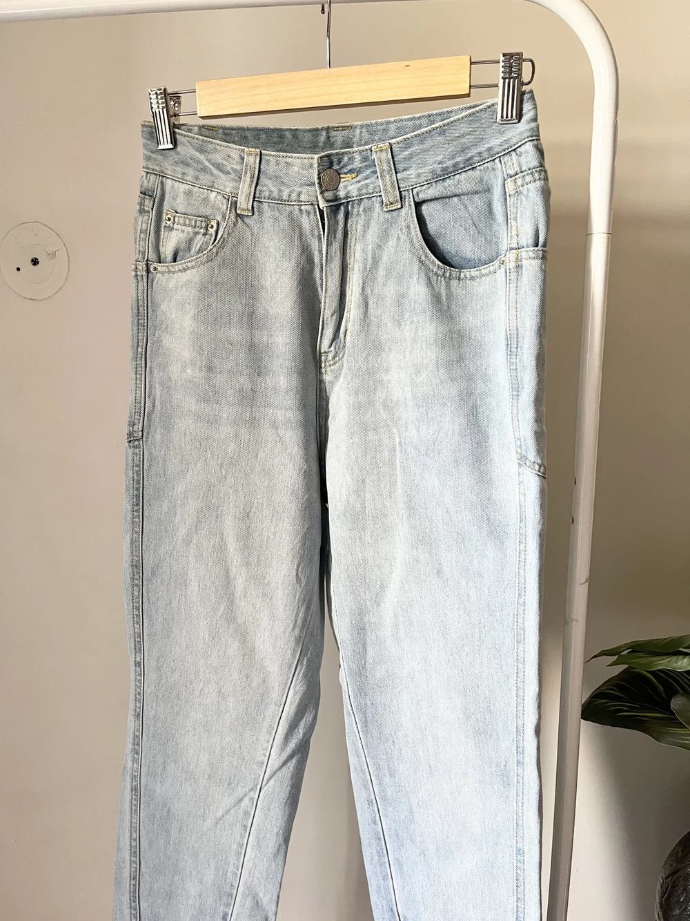 Blue tapered fir Jeans thumbnail view 2
