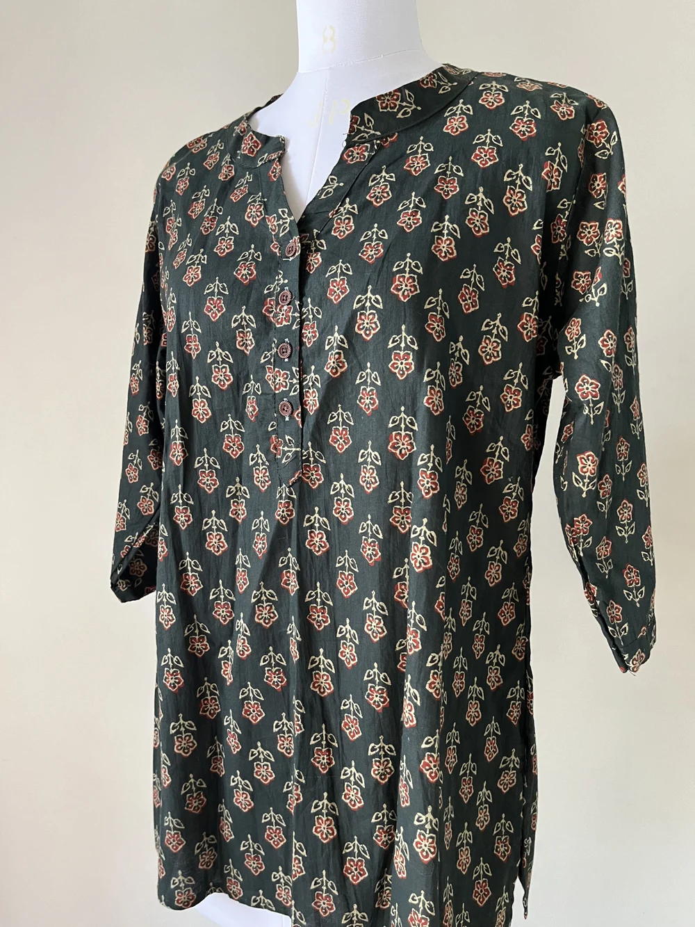 Green print kurti thumbnail view 4