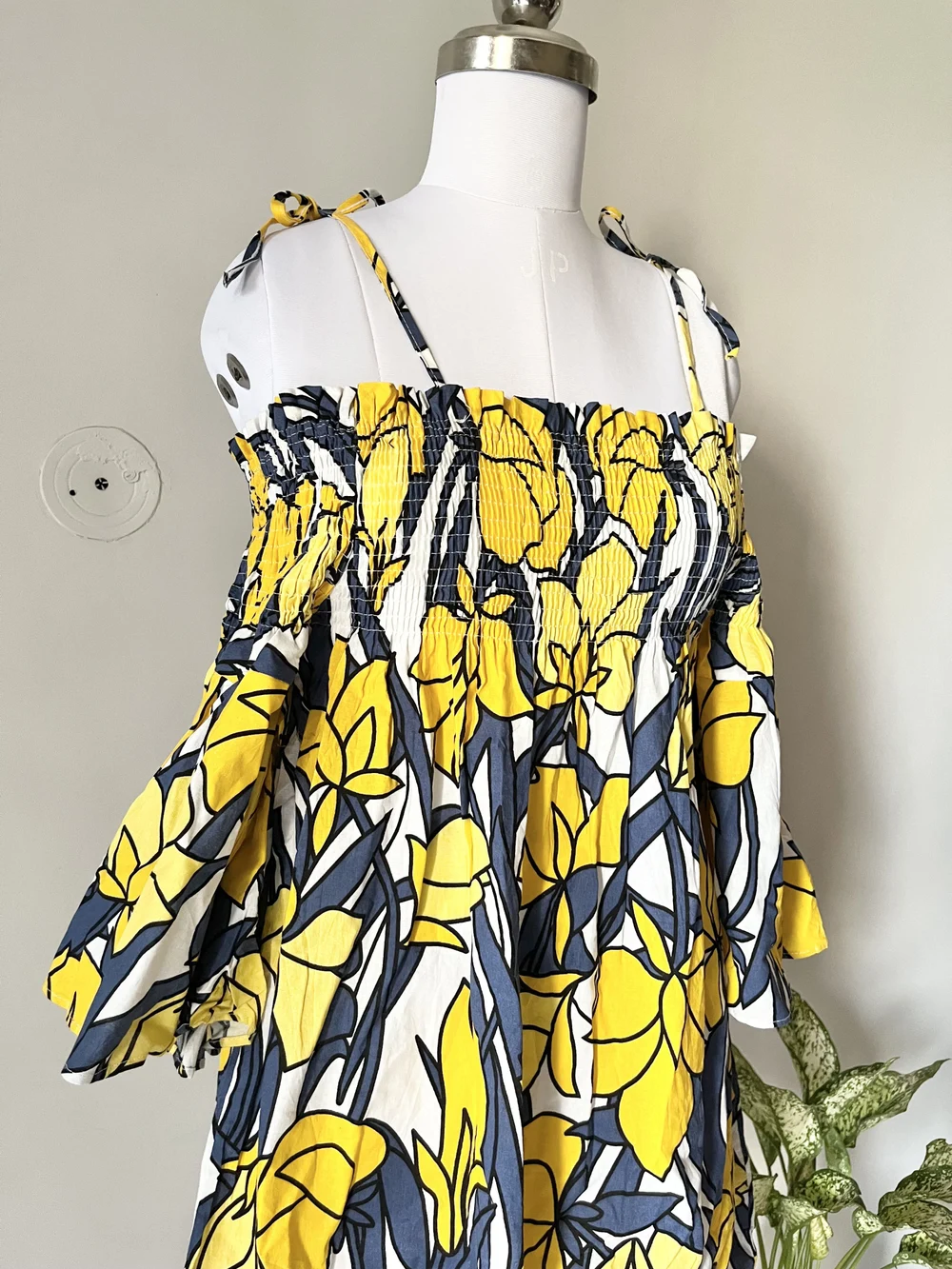 Yellow cold-shoulder printed dress thumbnail view 4
