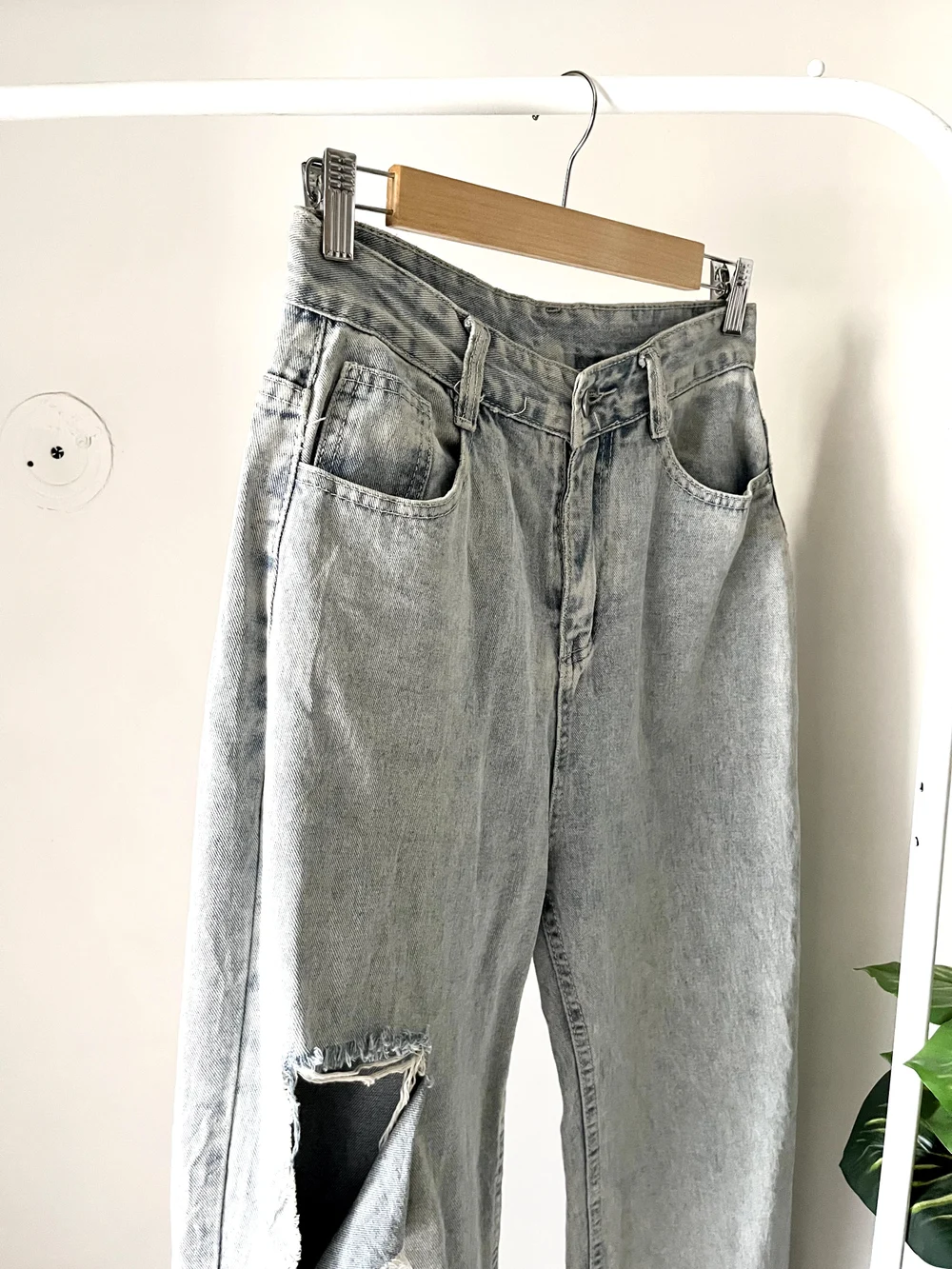 Blue ripped highwaist denim thumbnail view 2