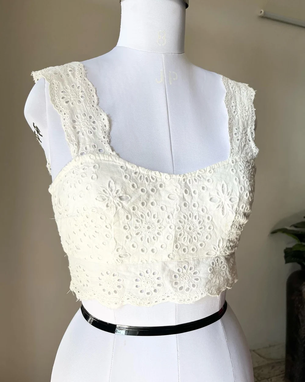 White schiffli top  thumbnail view 4