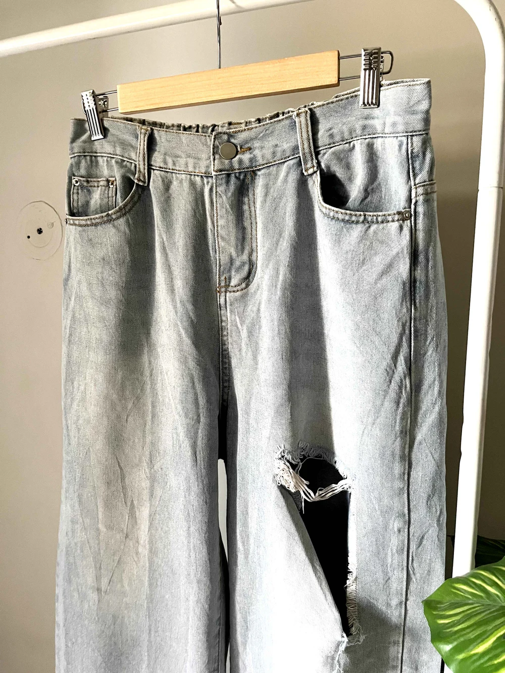 Blue one-leg ripped Highwaist Jeans  thumbnail view 5
