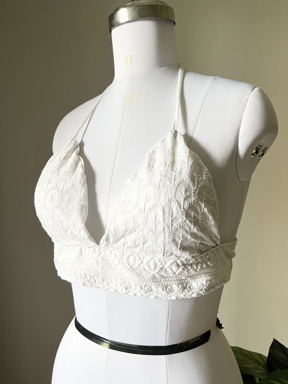 White halter-neck brallet top  thumbnail view 3