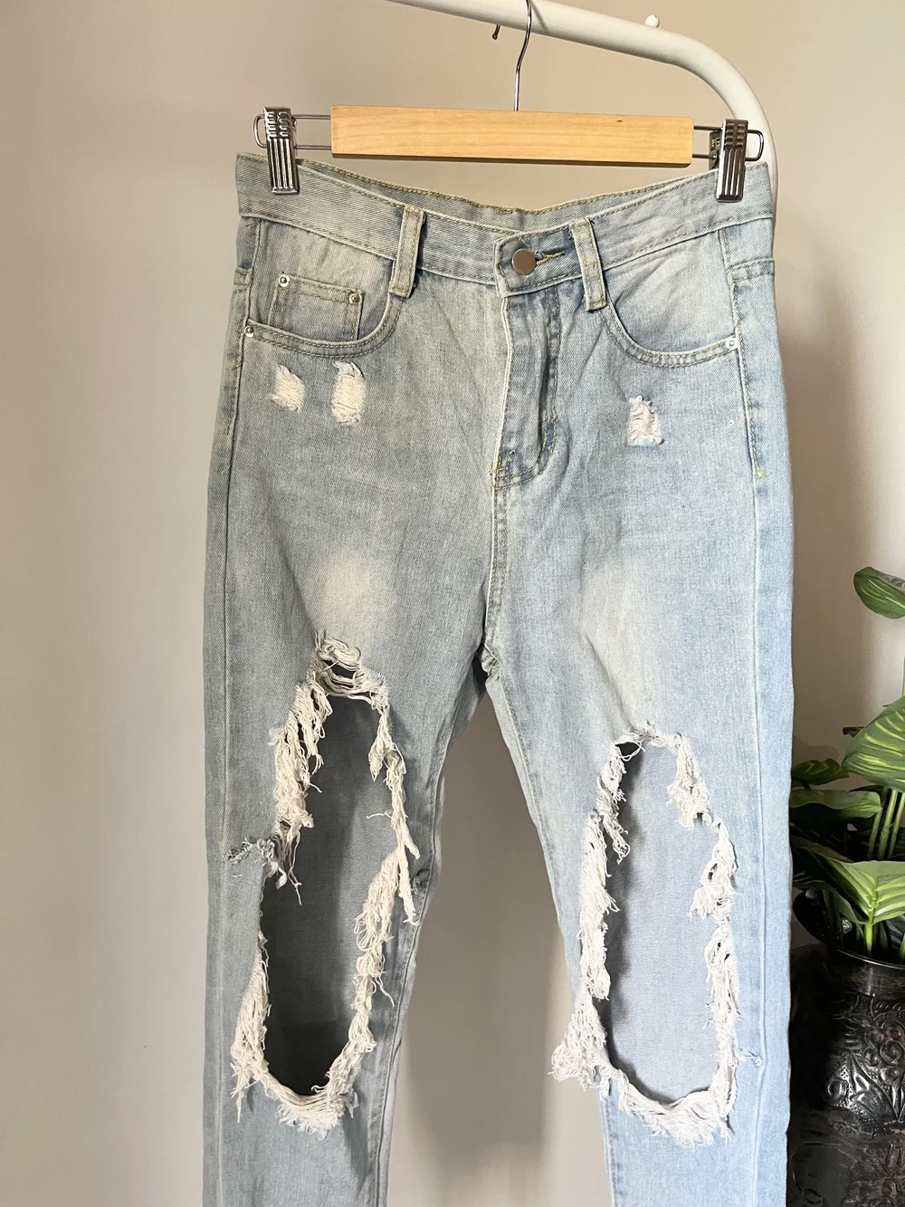Front Ripped straight fit Jeans thumbnail view 5