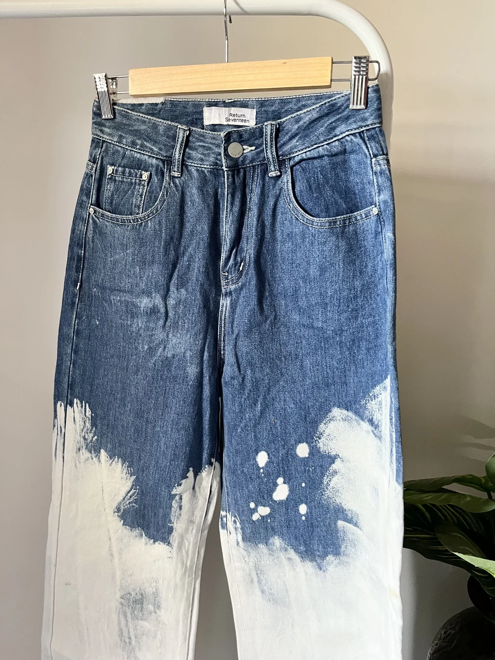 Acid wash wide-leg Jeans  thumbnail view 2