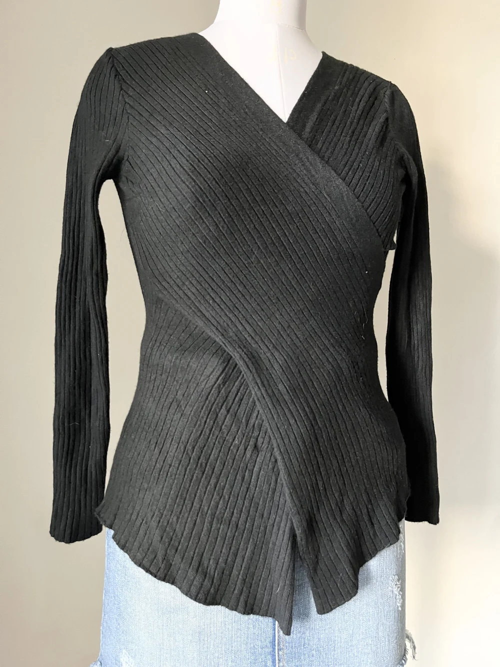 Black wrap rib top  thumbnail view 4