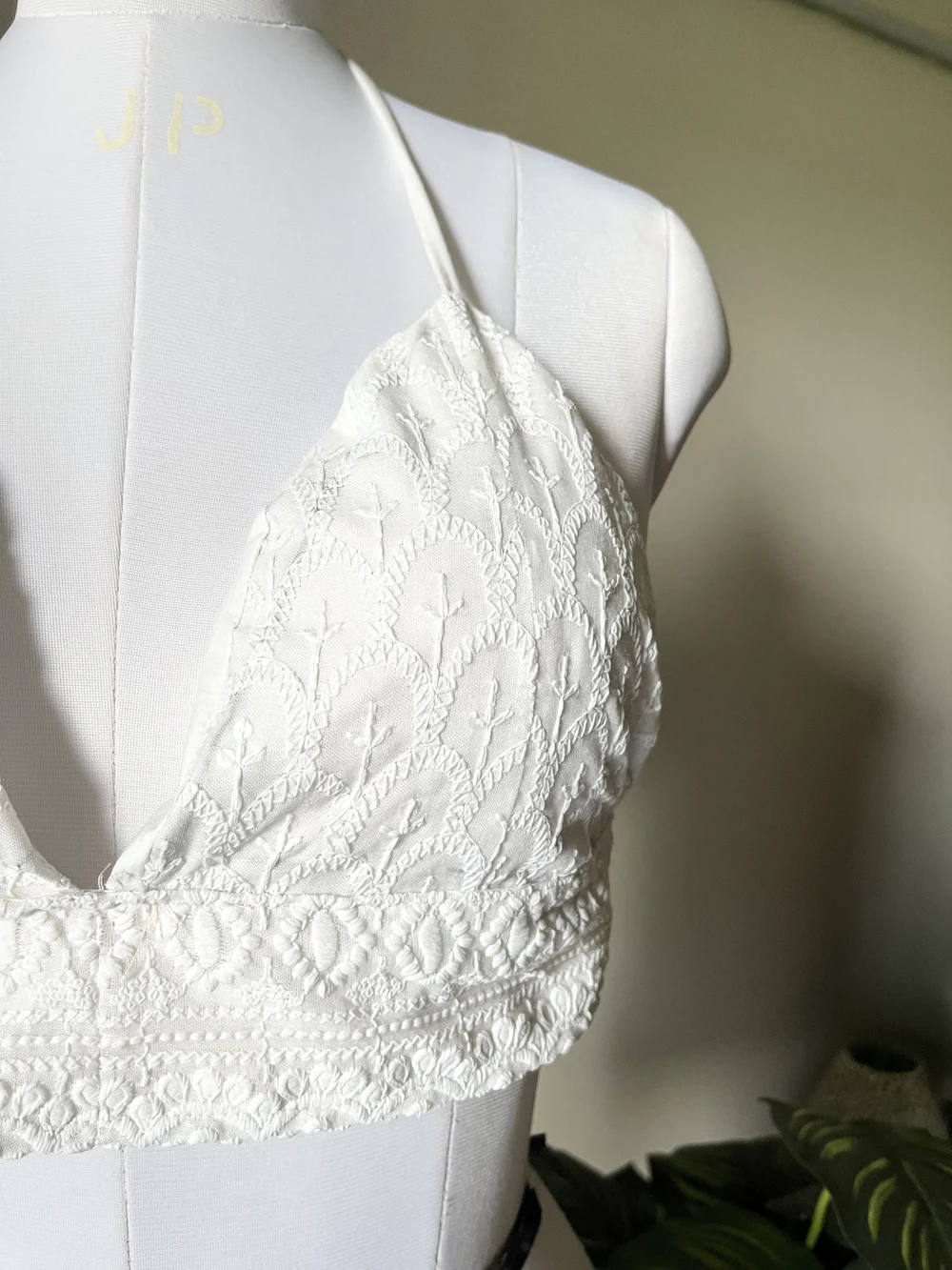 White halter-neck brallet top  thumbnail view 2