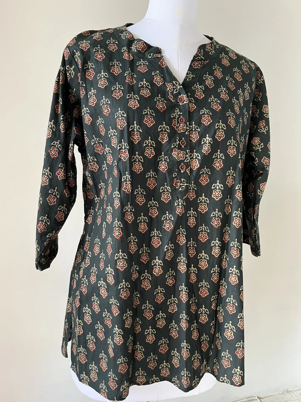 Green print kurti thumbnail view 3