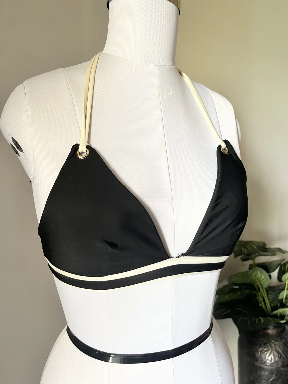 Black contrast Bikini top  thumbnail view 3