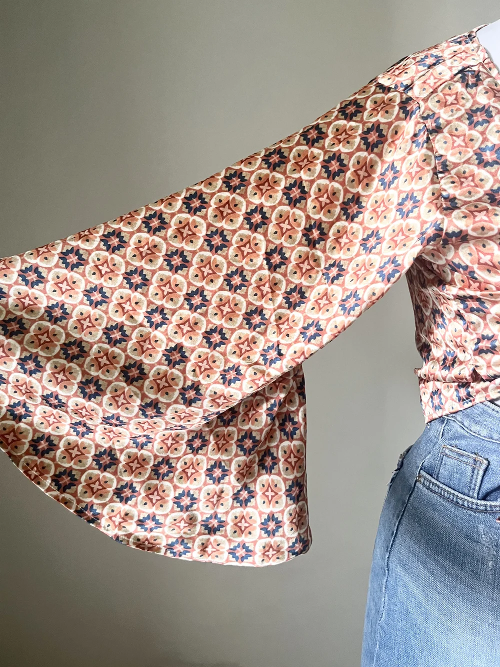 Multicolored Wrap top thumbnail view 4