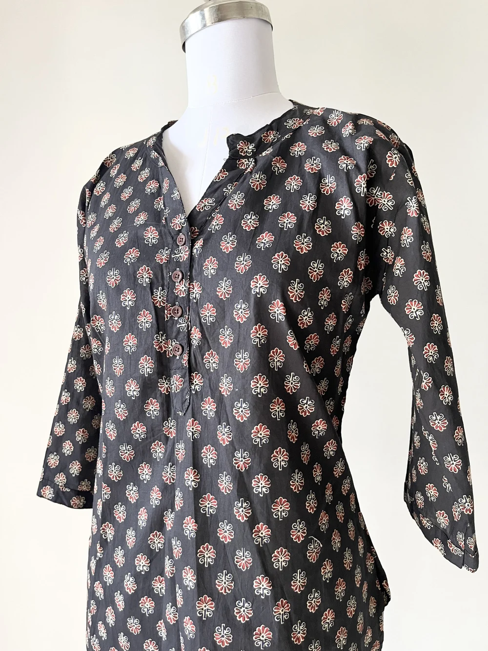 Printed black short kurti thumbnail view 4