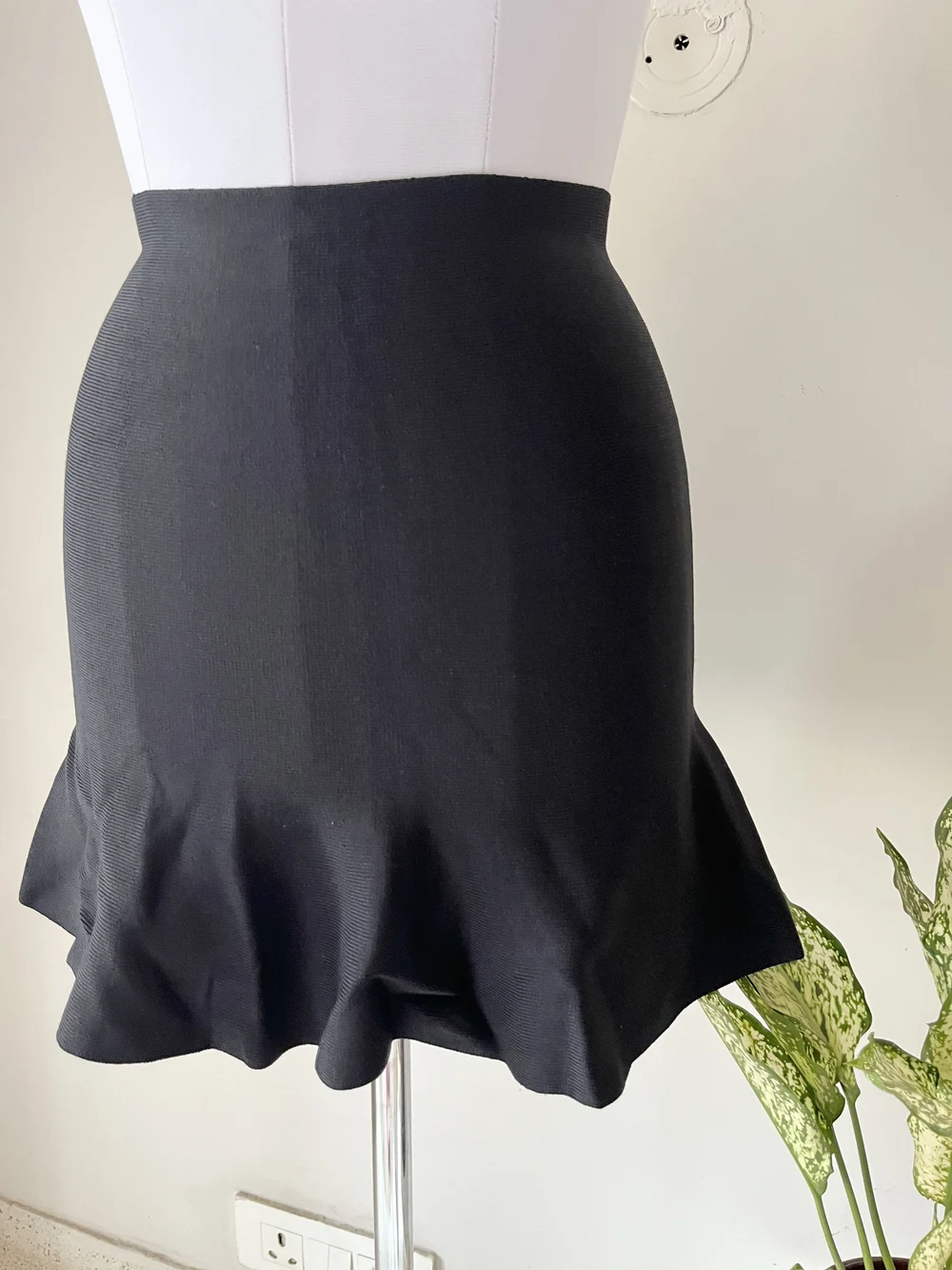 Black flounce skirt  thumbnail view 3