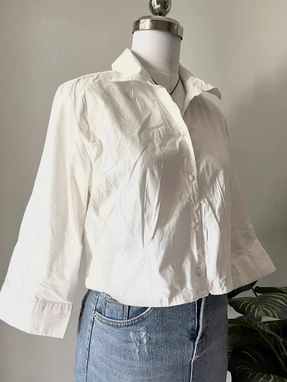 White boxy crop shirt  thumbnail view 4