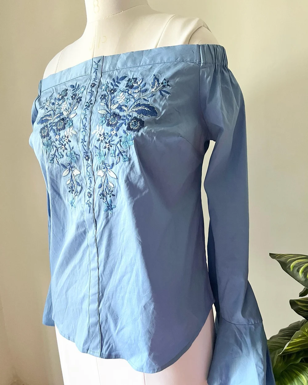 Off shoulder top  thumbnail view 3
