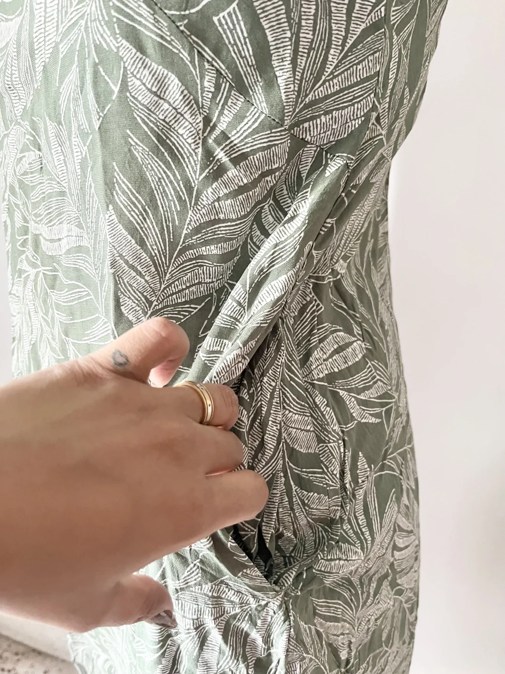 Green leaf prints dress thumbnail view 4