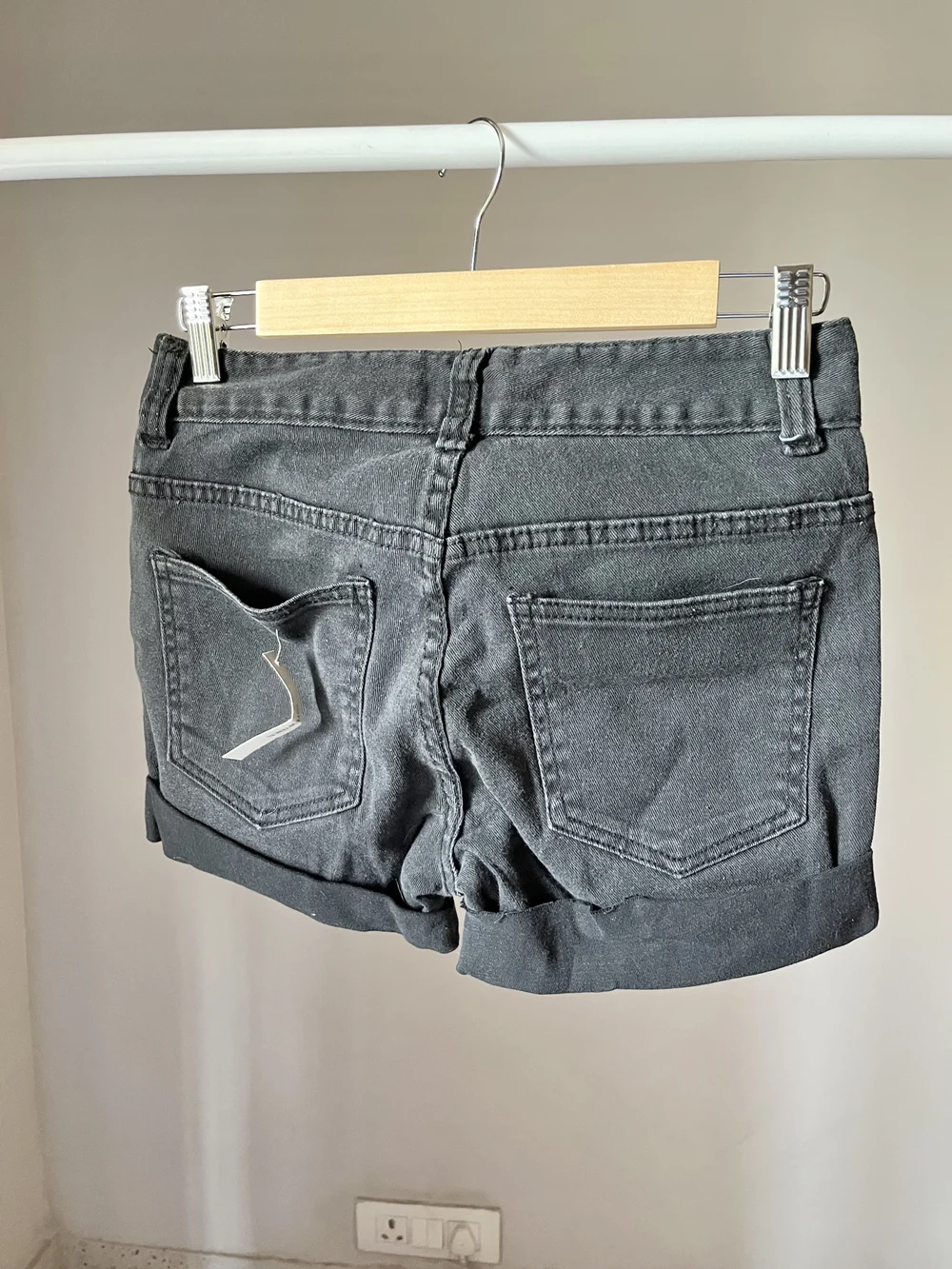 Black folded shorts  thumbnail view 3