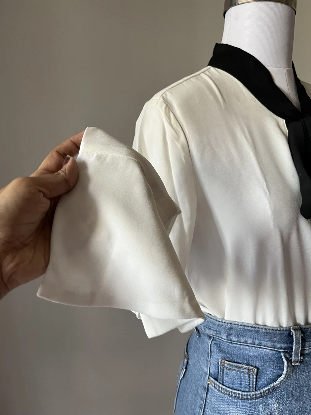 White tie-up bow shirt thumbnail view 3