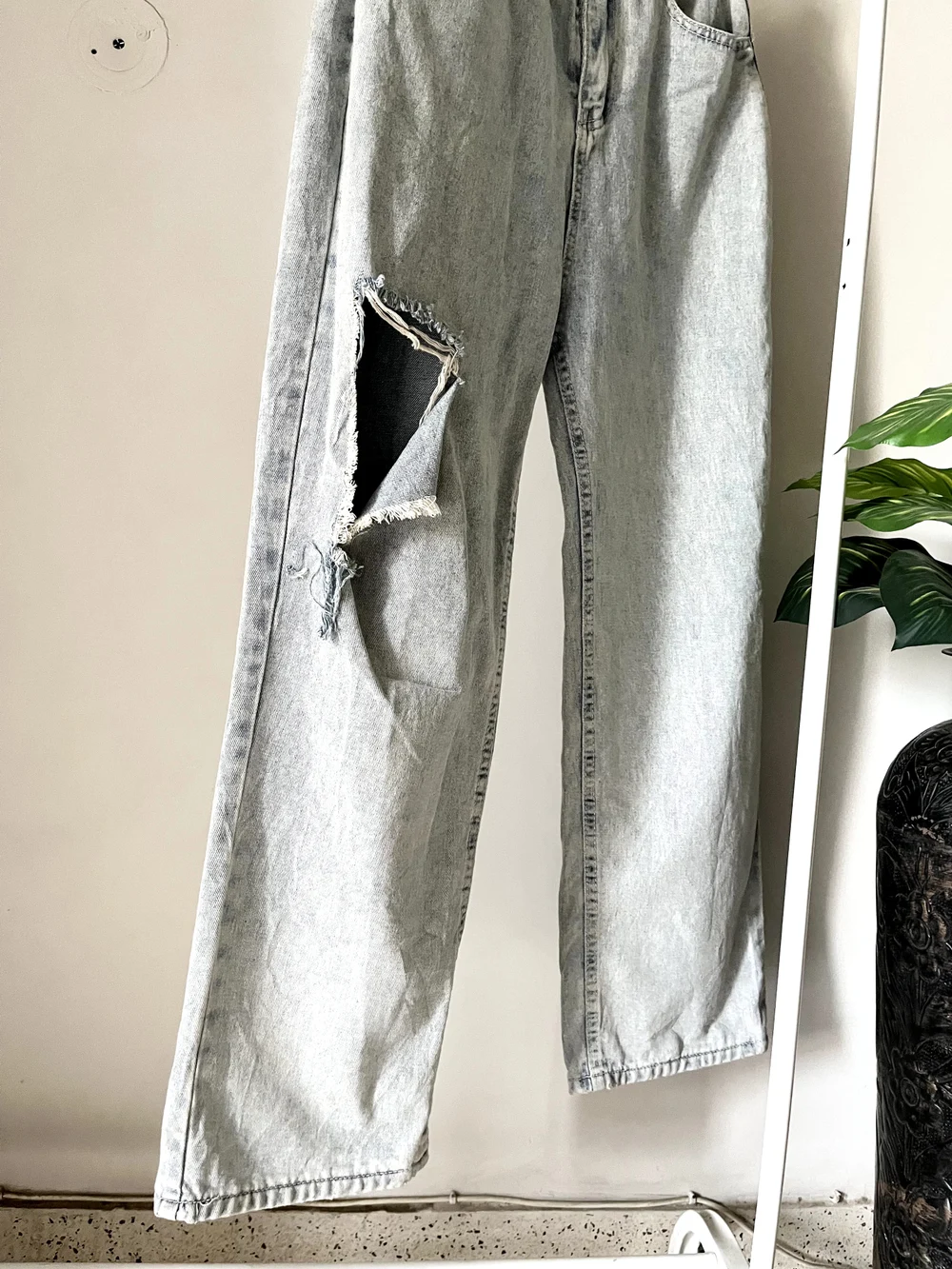 Blue ripped highwaist denim thumbnail view 4