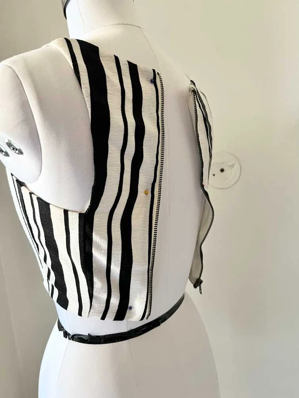 White black stripe top thumbnail view 4