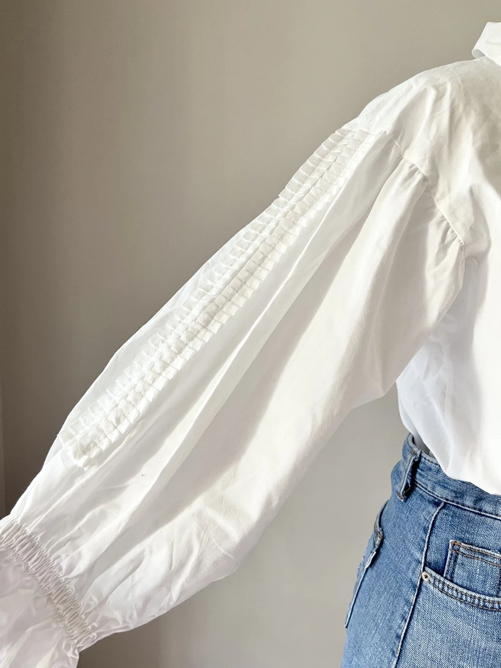 White puff sleeves shirt  thumbnail view 3
