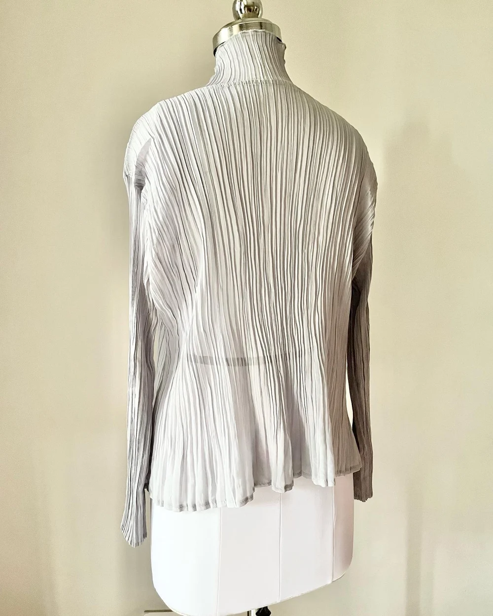 Crinkled grey shirt  thumbnail view 2