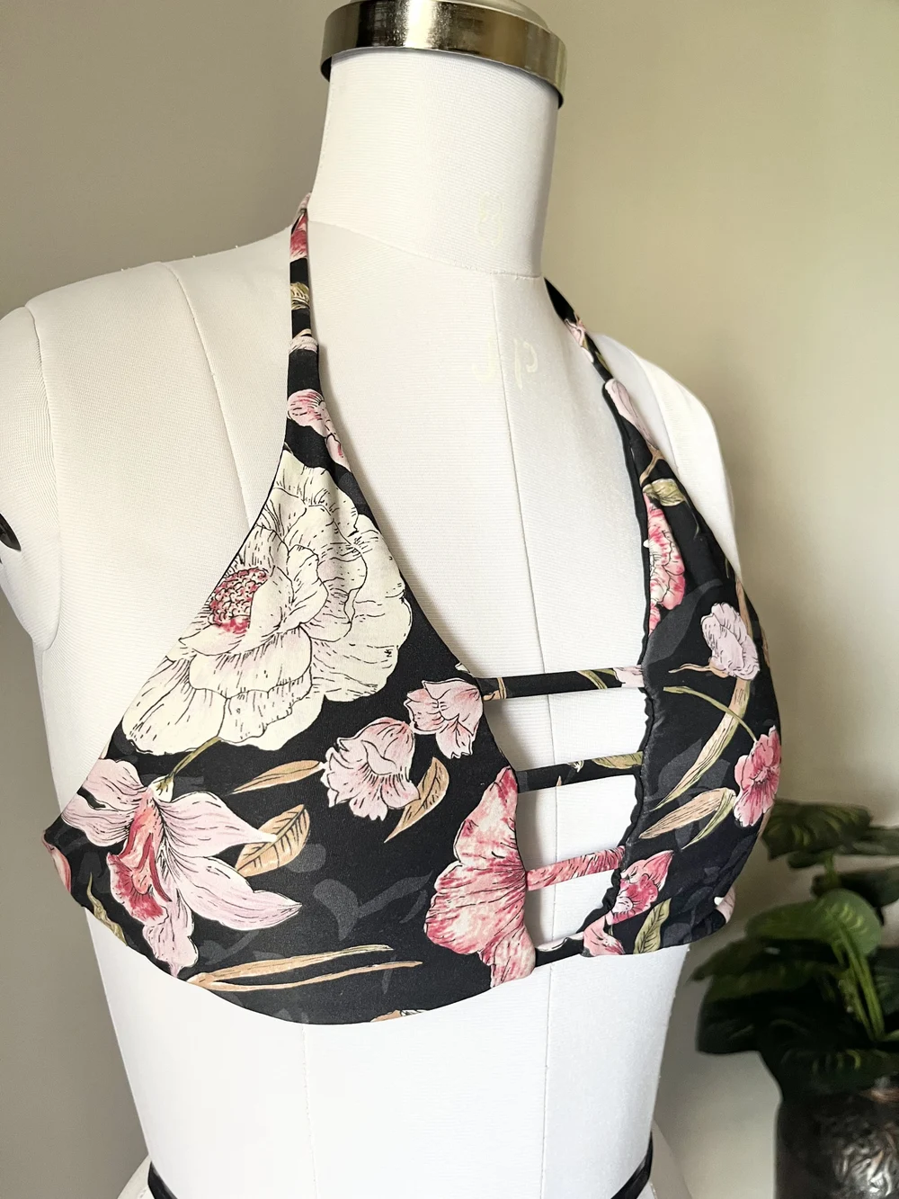 Floral criss-cross bikini top  thumbnail view 2