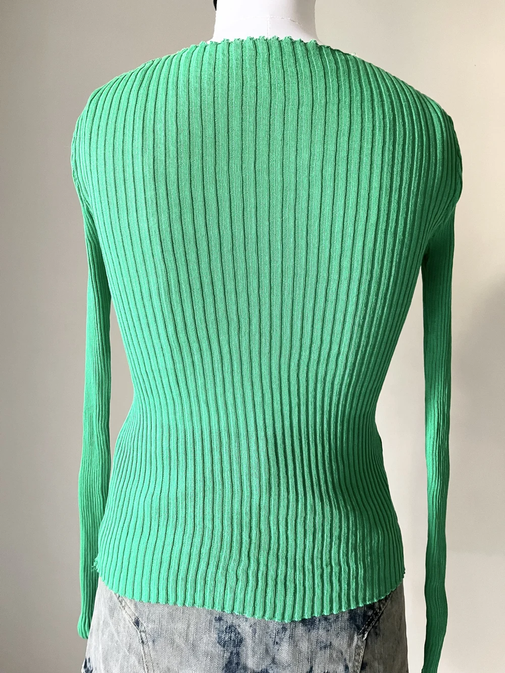 Green button down top  thumbnail view 3