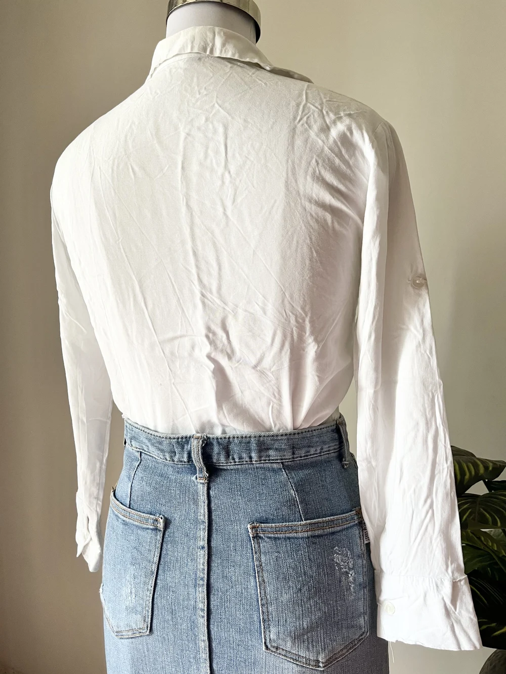 White shirt  thumbnail view 2