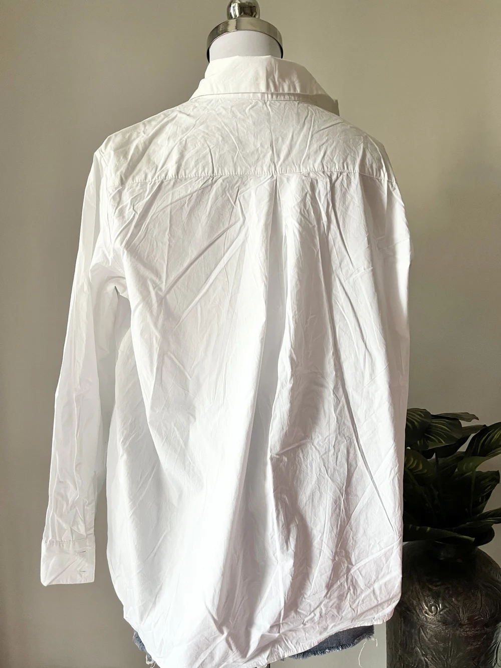 White plain shirt  thumbnail view 2