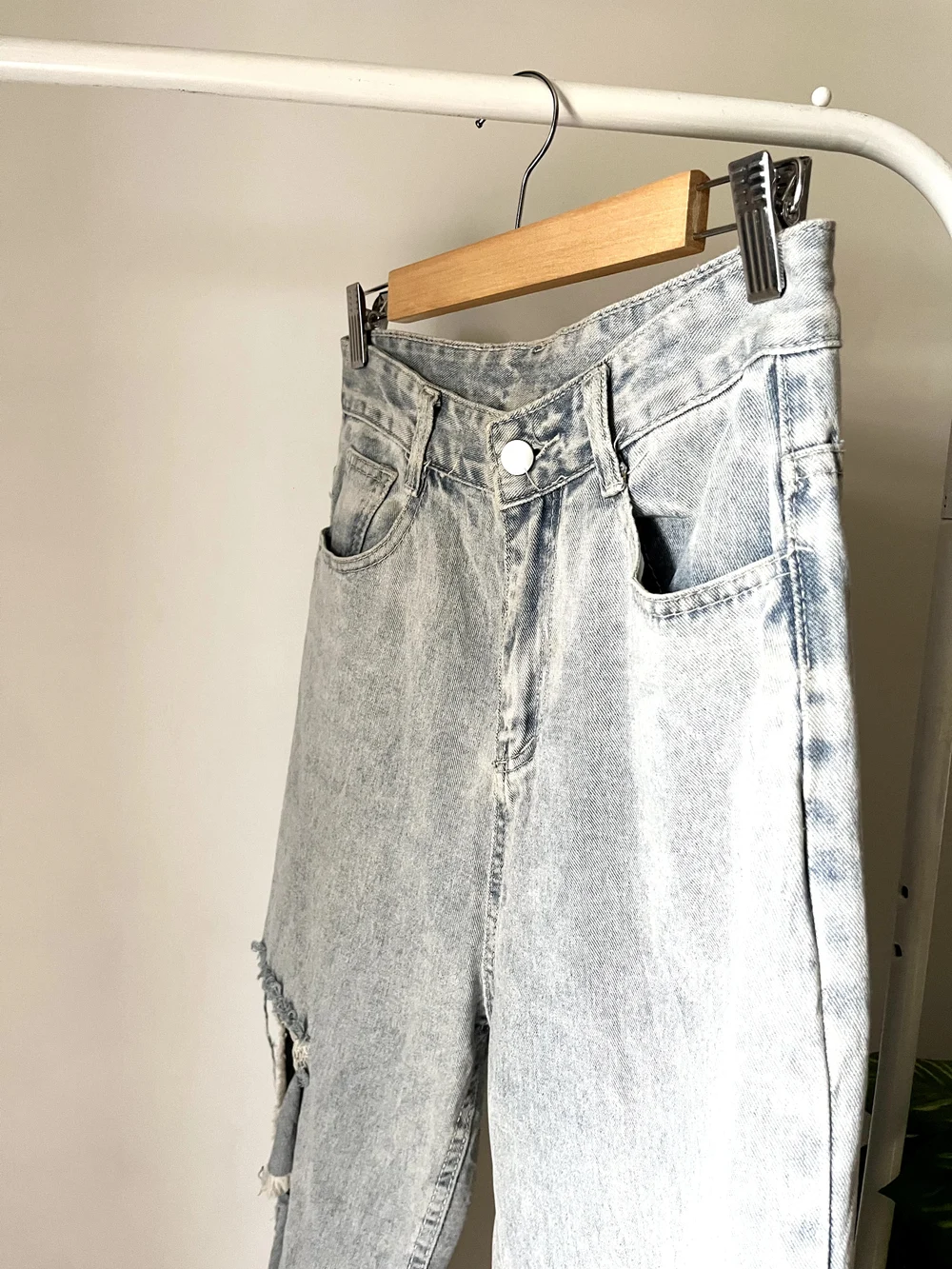 Blue ripped highwaist denim thumbnail view 5