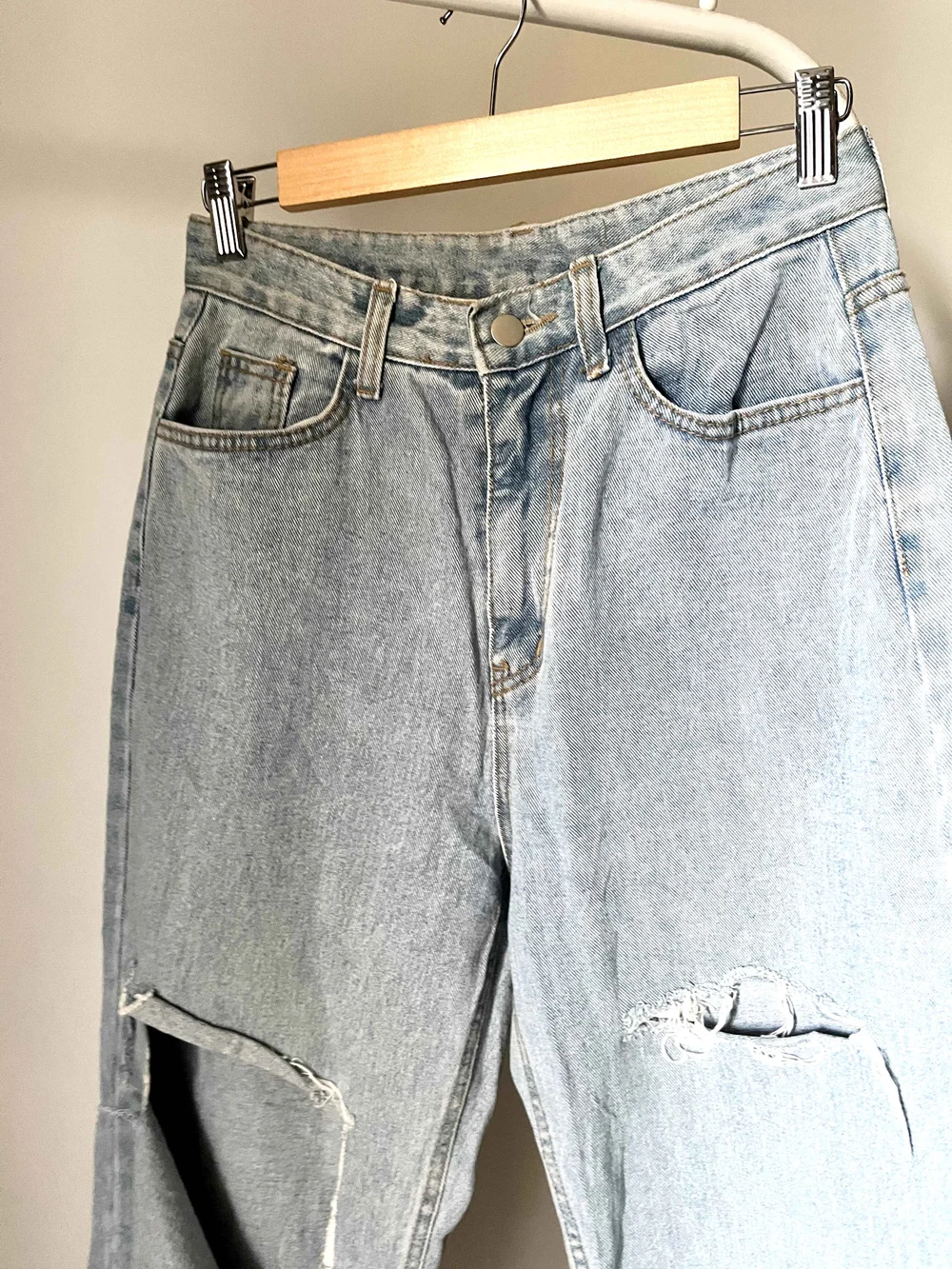 Blue ripped highwaist jeans thumbnail view 6