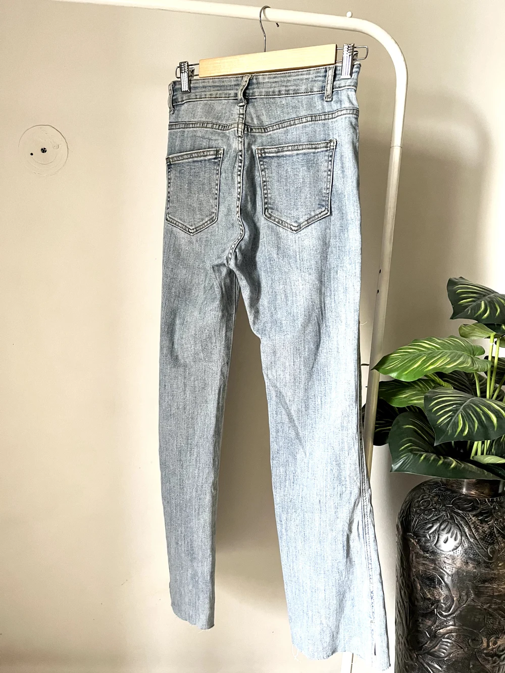 Blue bell-bottom highwaist denim  thumbnail view 5