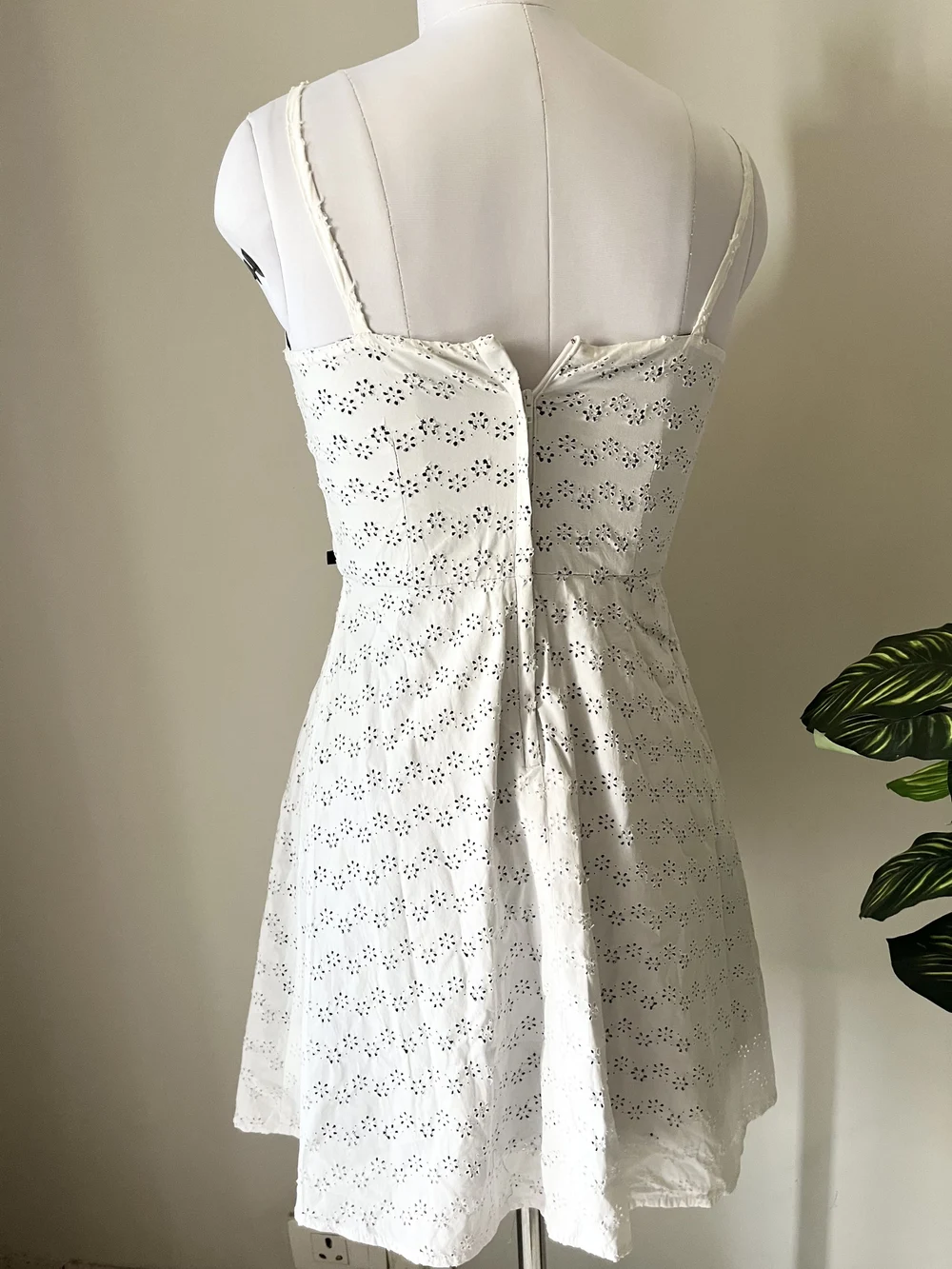 White schiffle dress thumbnail view 5
