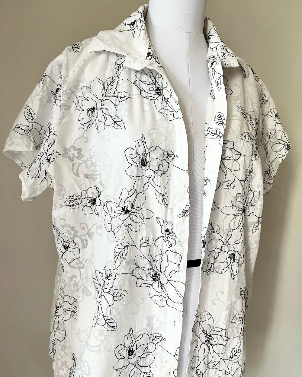 White Embroidery shirt  thumbnail view 4