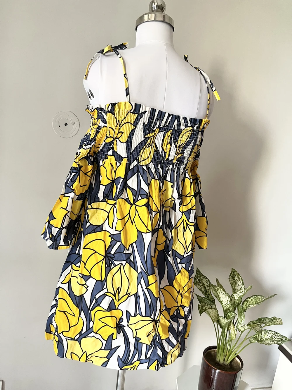 Yellow cold-shoulder printed dress thumbnail view 7