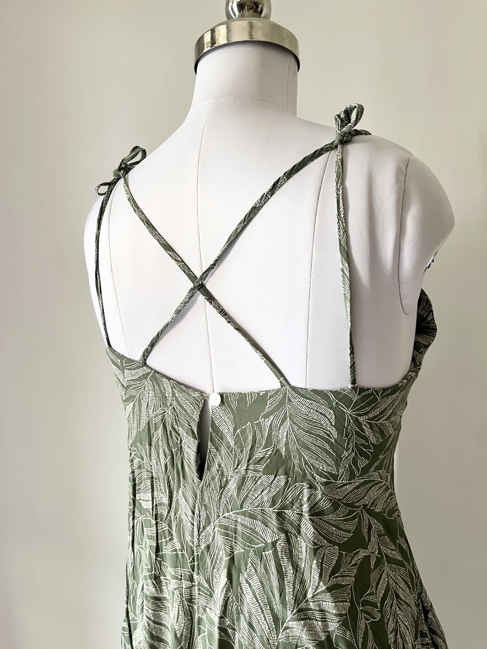 Green leaf prints dress thumbnail view 3